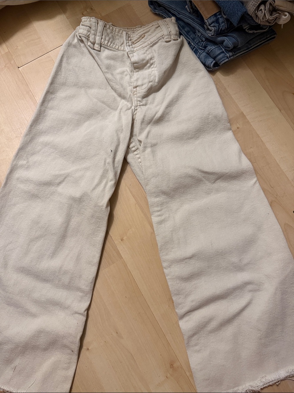 Zara Kids Wide-Leg Jeans in Cream